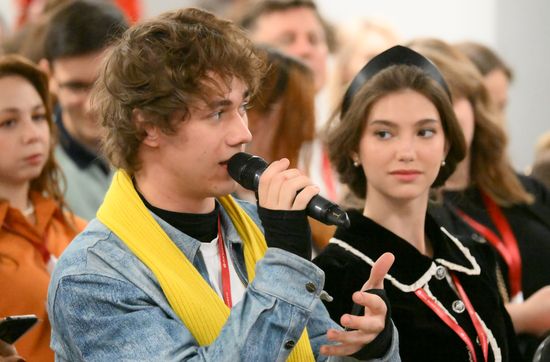2025 Young Scientists Congress. 12 Angry Science Viewers: Judging Popular Science Content
