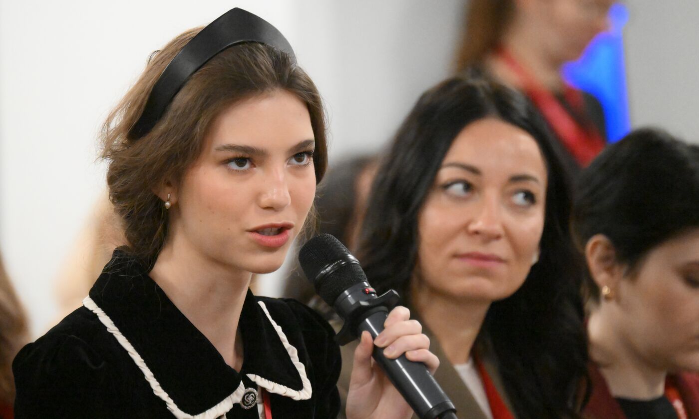 2025 Young Scientists Congress. 12 Angry Science Viewers: Judging Popular Science Content