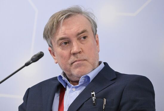 2025 Young Scientists Congress. DNA Through the Ages: The Past and Future of Paleogenetics