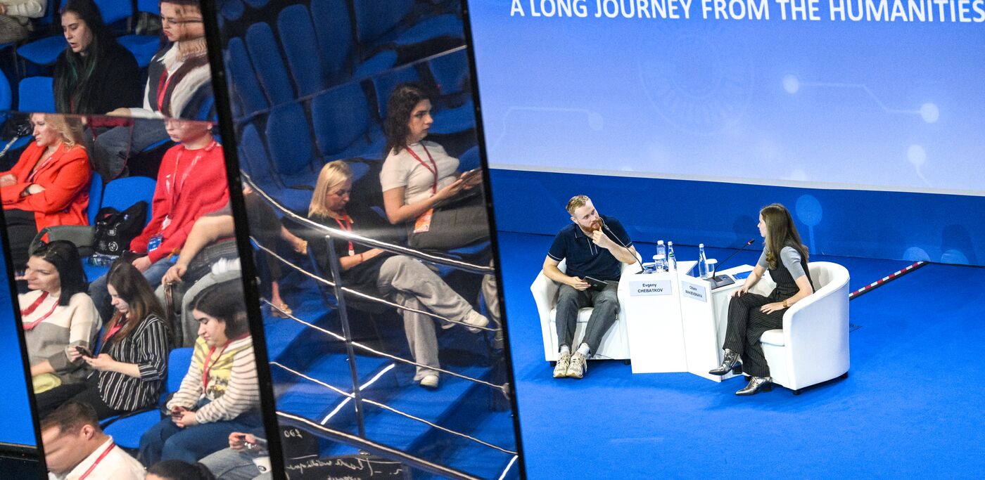 2025 Young Scientists Congress. From Stage to the Operating Table: A Long Journey from the Humanities to Neurobiology