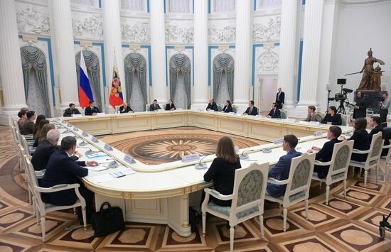 President Vladimir Putin meets with Young Scientists Congress participants