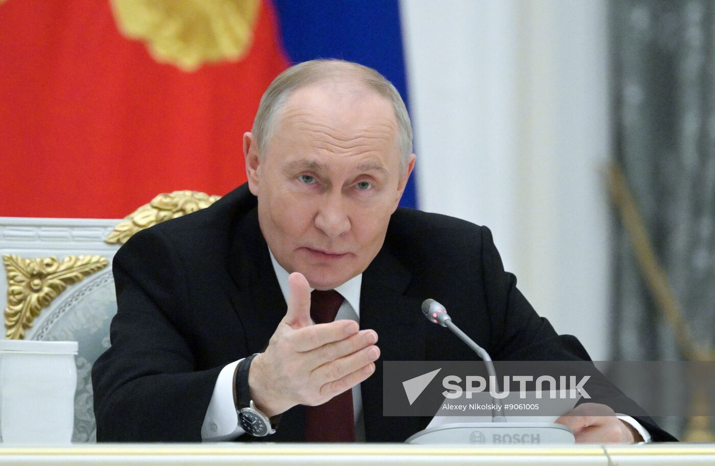 President Vladimir Putin meets with Young Scientists Congress participants