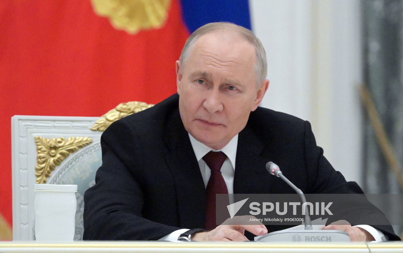 President Vladimir Putin meets with Young Scientists Congress participants