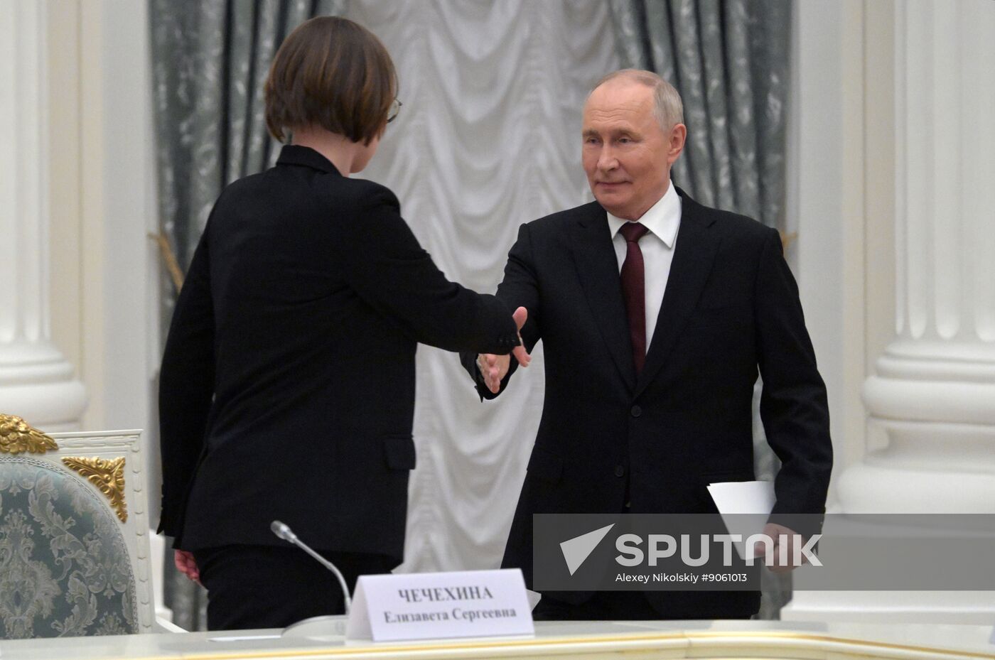 President Vladimir Putin meets with Young Scientists Congress participants