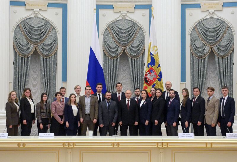 November 28, 2025. President of Russa Vladimir Putin during a joint photo session with participants of the 5th Congress of Young Scientists. President Vladimir Putin meets with Young Scientists Congress participants