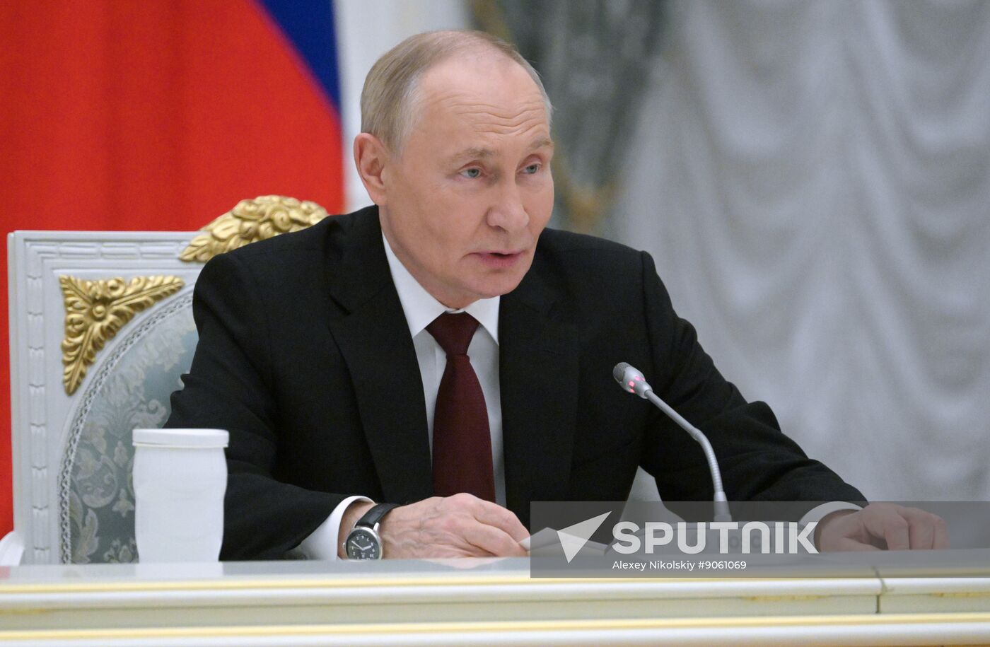 President Vladimir Putin meets with Young Scientists Congress participants