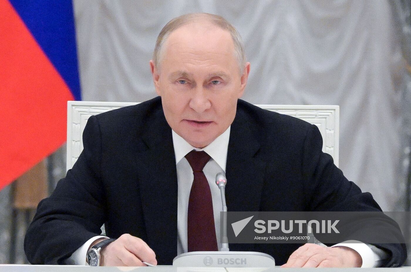 President Vladimir Putin meets with Young Scientists Congress participants