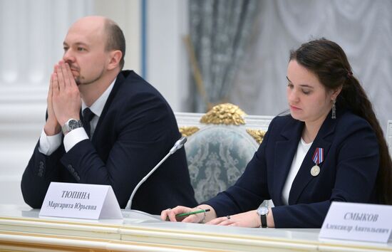 President Vladimir Putin meets with Young Scientists Congress participants