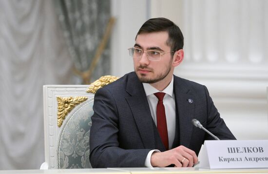 President Vladimir Putin meets with Young Scientists Congress participants