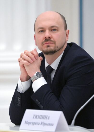 President Vladimir Putin meets with Young Scientists Congress participants