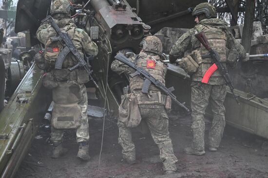 Russia Ukraine Military Operation Giatsint-B Artillery Unit