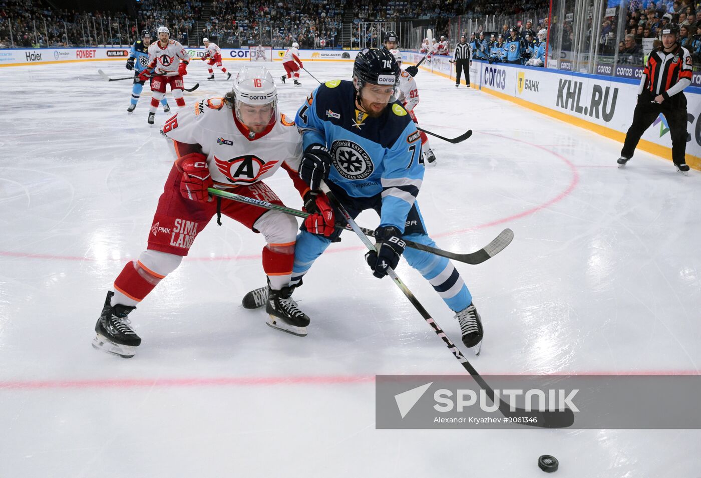 Russia Ice Hockey Kontinental League Sibir - Avtomobilist