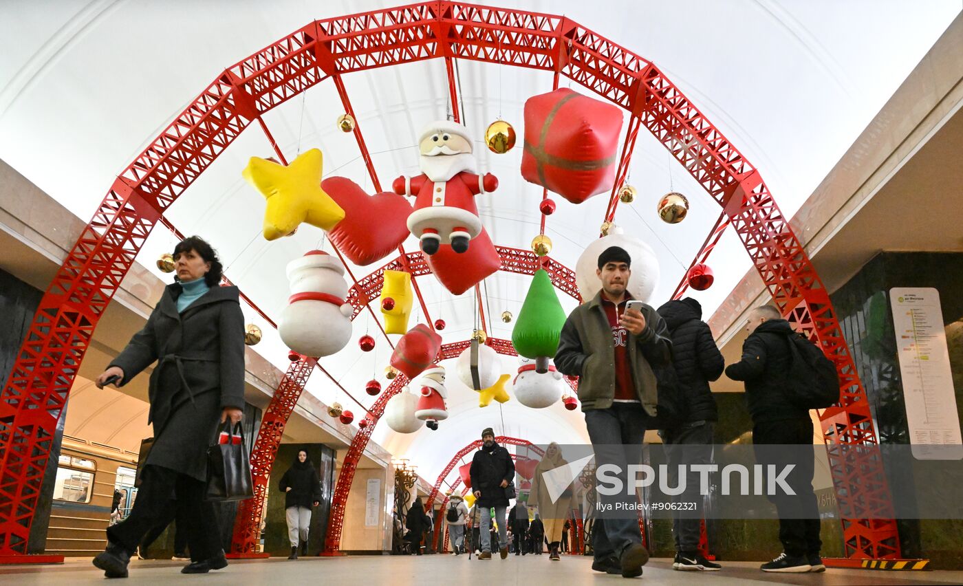 Russia New Year Season Preparations