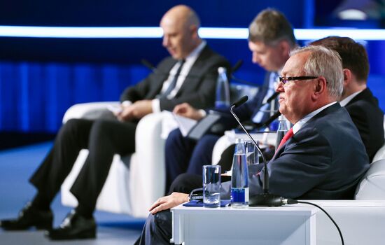 Russia Putin VTB Investment Forum