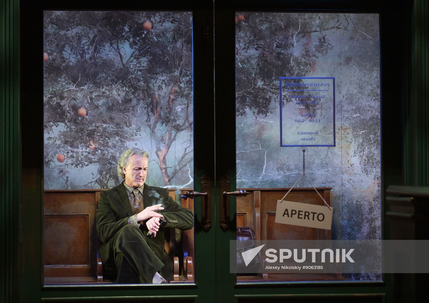 Russia Theatre Choice