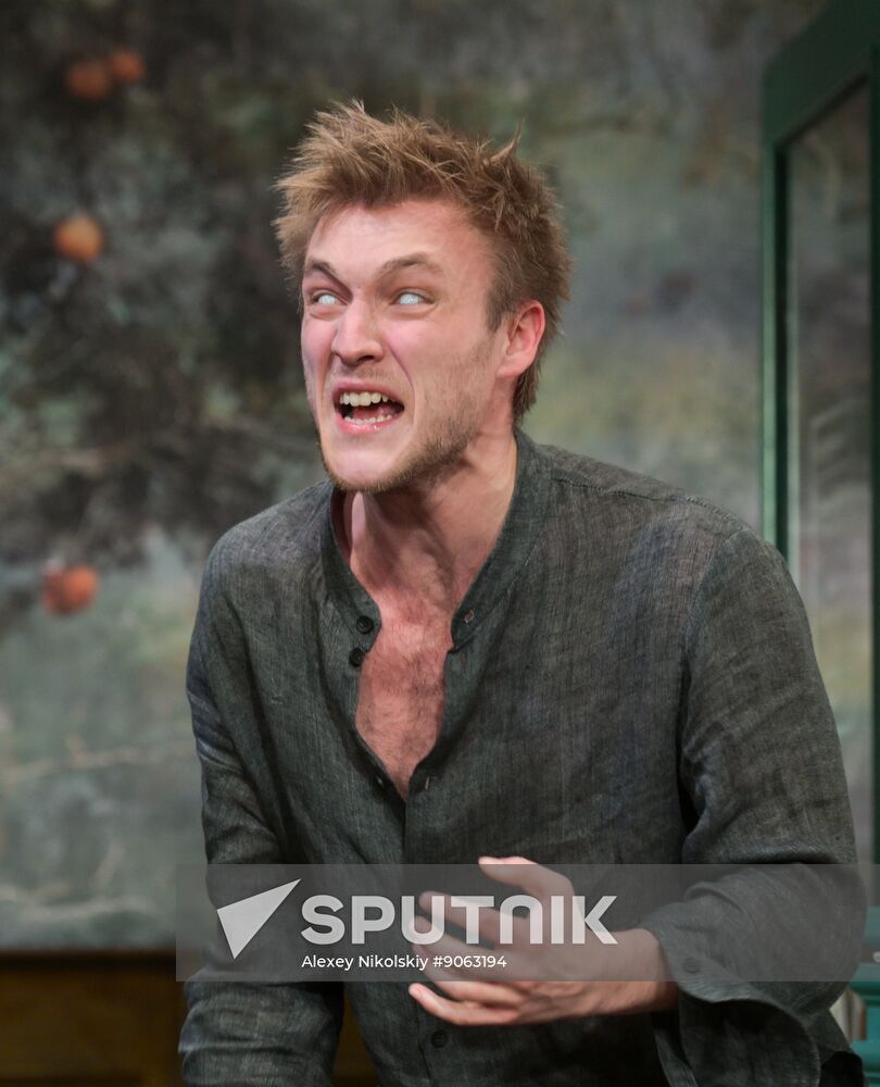 Russia Theatre Choice