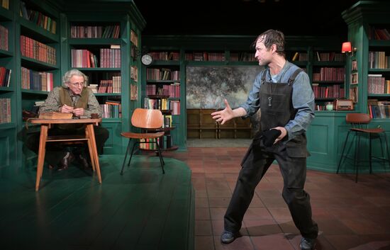 Russia Theatre Choice