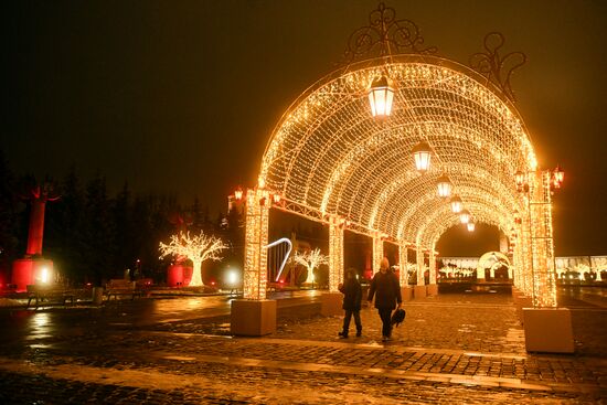 Russia New Year Season Preparations