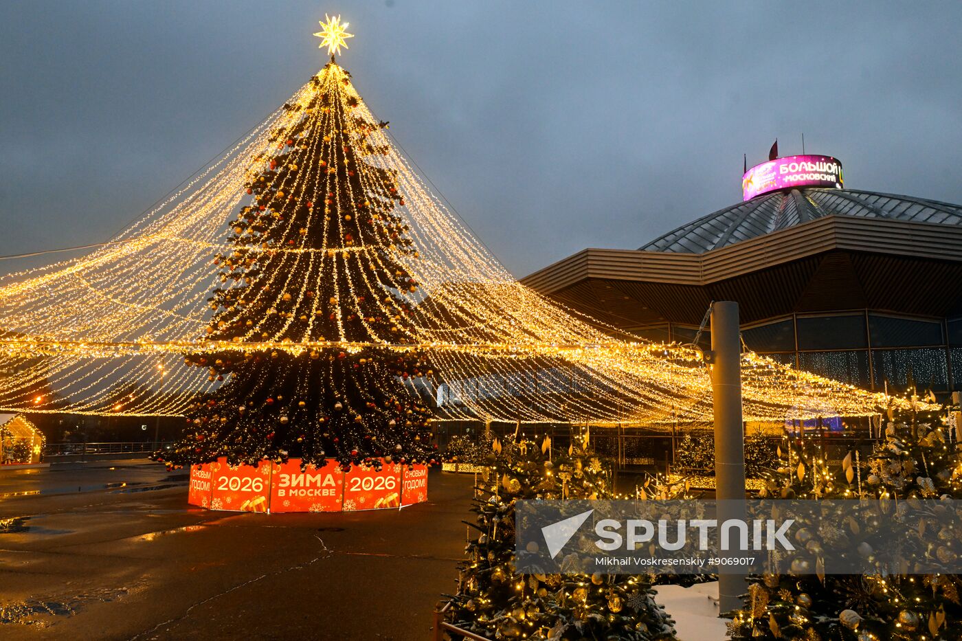 Russia New Year Season Preparations