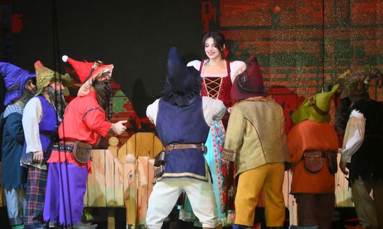 Russia Circus Snow White Show