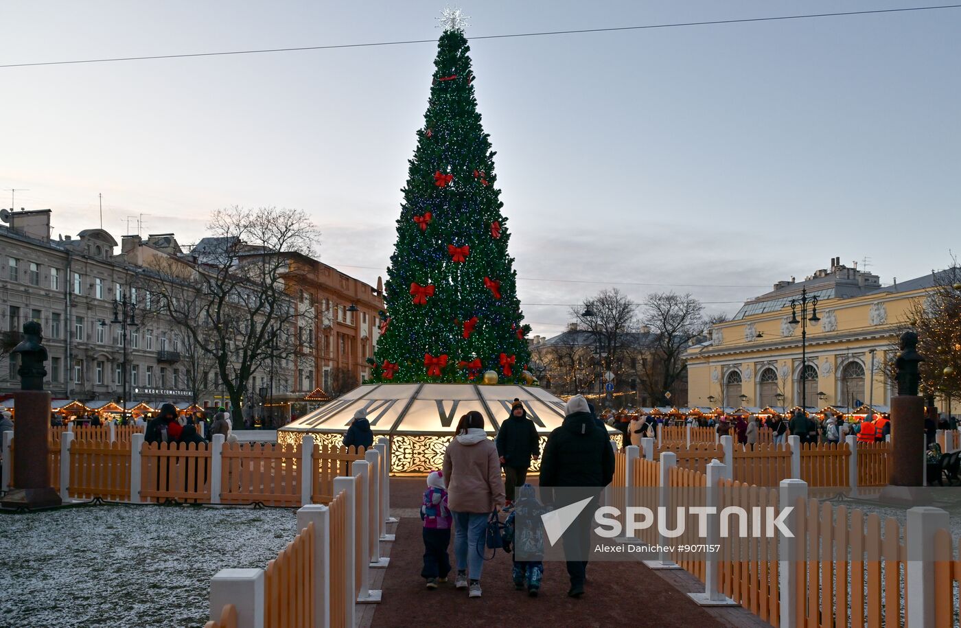 Russia New Year Season Preparations