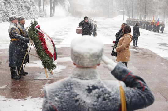 Russia Madagascar Wreath Laying