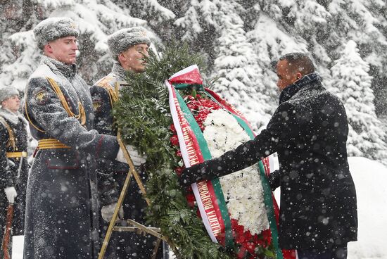 Russia Madagascar Wreath Laying