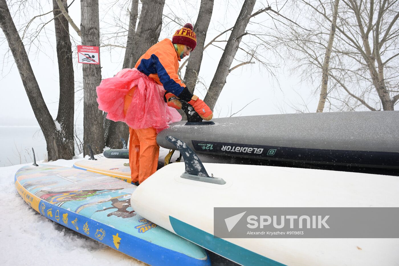 Russia Women's Day SUP Surfing