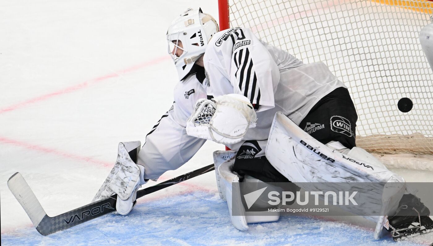 Russia Ice Hockey Kontinental League Ak Bars - Traktor