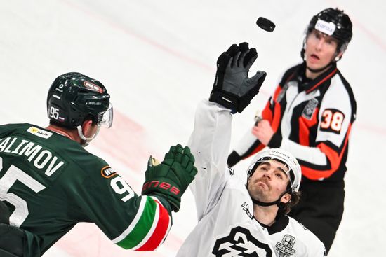 Russia Ice Hockey Kontinental League Ak Bars - Traktor