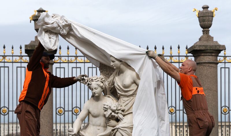 Russia Museums Tourist Season