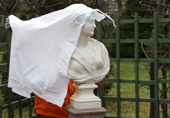 Russia Museums Tourist Season