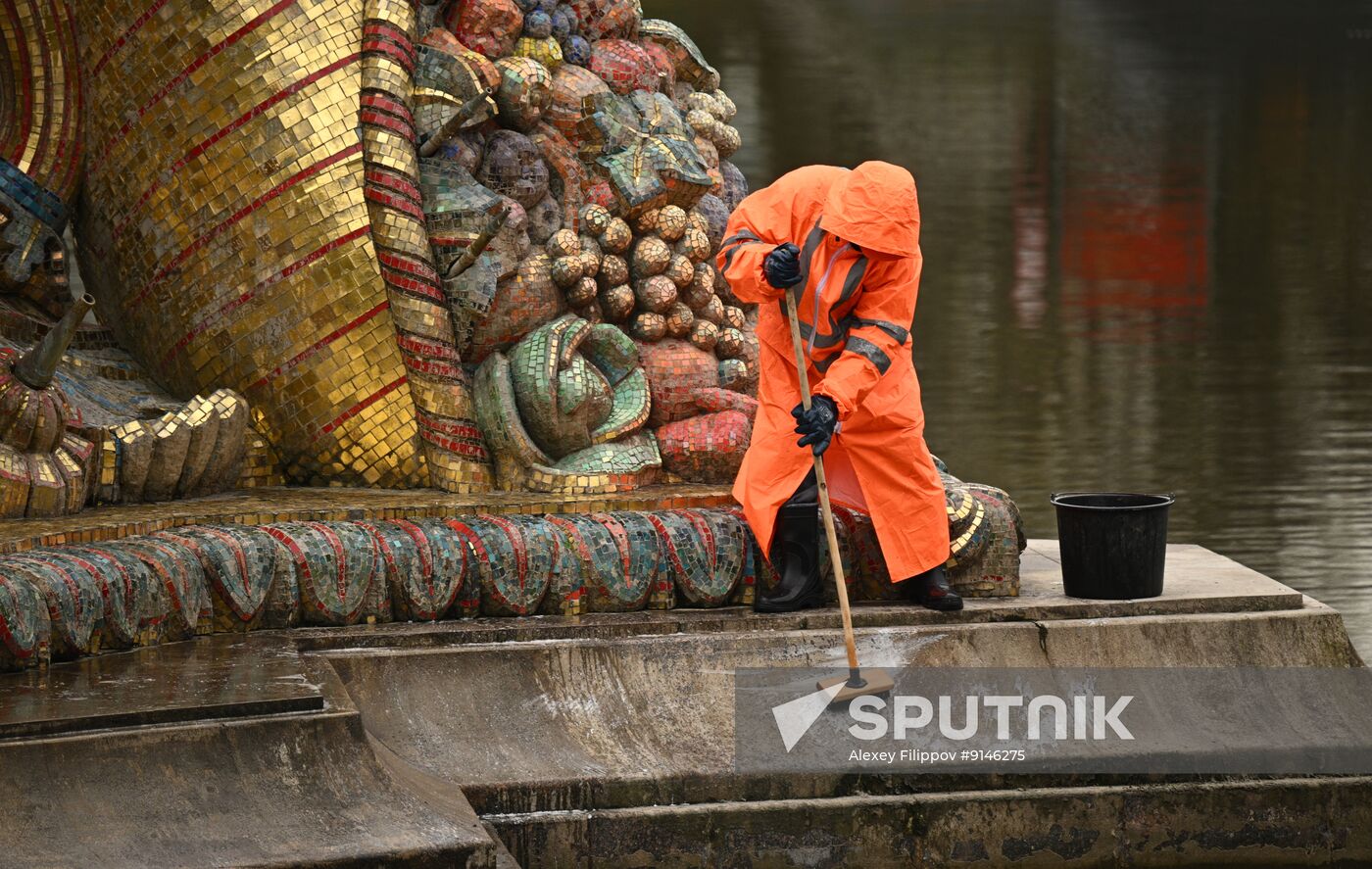 Russia Fountain Season