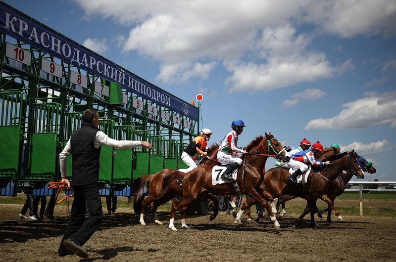 Russia Horse Racing Season