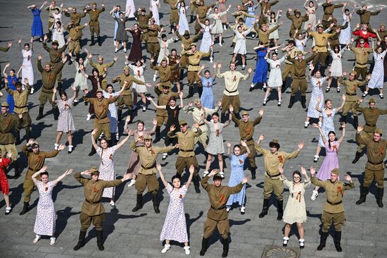 Russia WWII Victory Waltz Campaign
