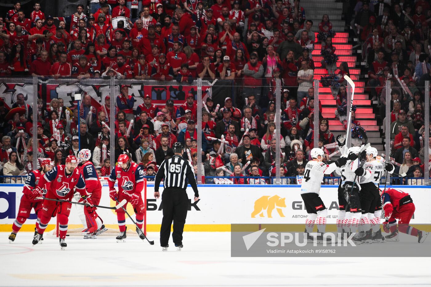 Russia Ice Hockey Kontinental League Lokomotiv - Avangard