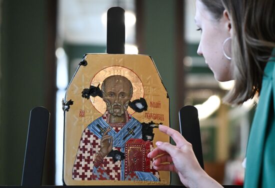 Russia Armored Plates Icon Painting Exhibition