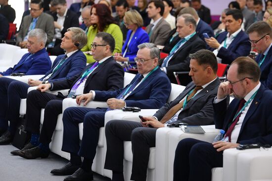 The 17th International Economic Forum Russia-Islamic World: KAZANFORUM 2026. A plenary session, Artificial Intelligence – New Efficiency in the Construction Industry. Location: Russia, Republic of Tatarstan, Kazan. Author: Maxim Platonov/Sputnik. KAZANFORUM 2026. Artificial Intelligence – New Efficiency in the Construction Industry