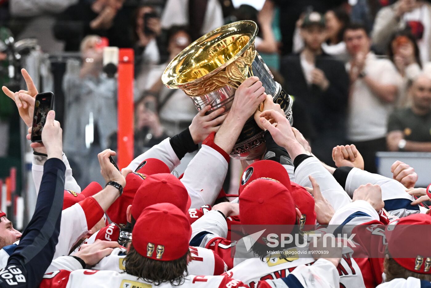 Russia Ice Hockey Kontinental League Ak Bars - Lokomotiv