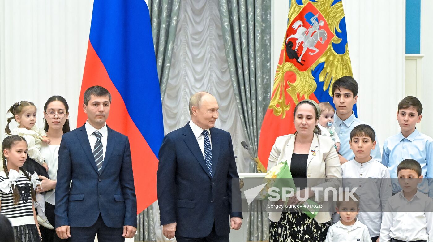 Russia Putin Large Family Parents