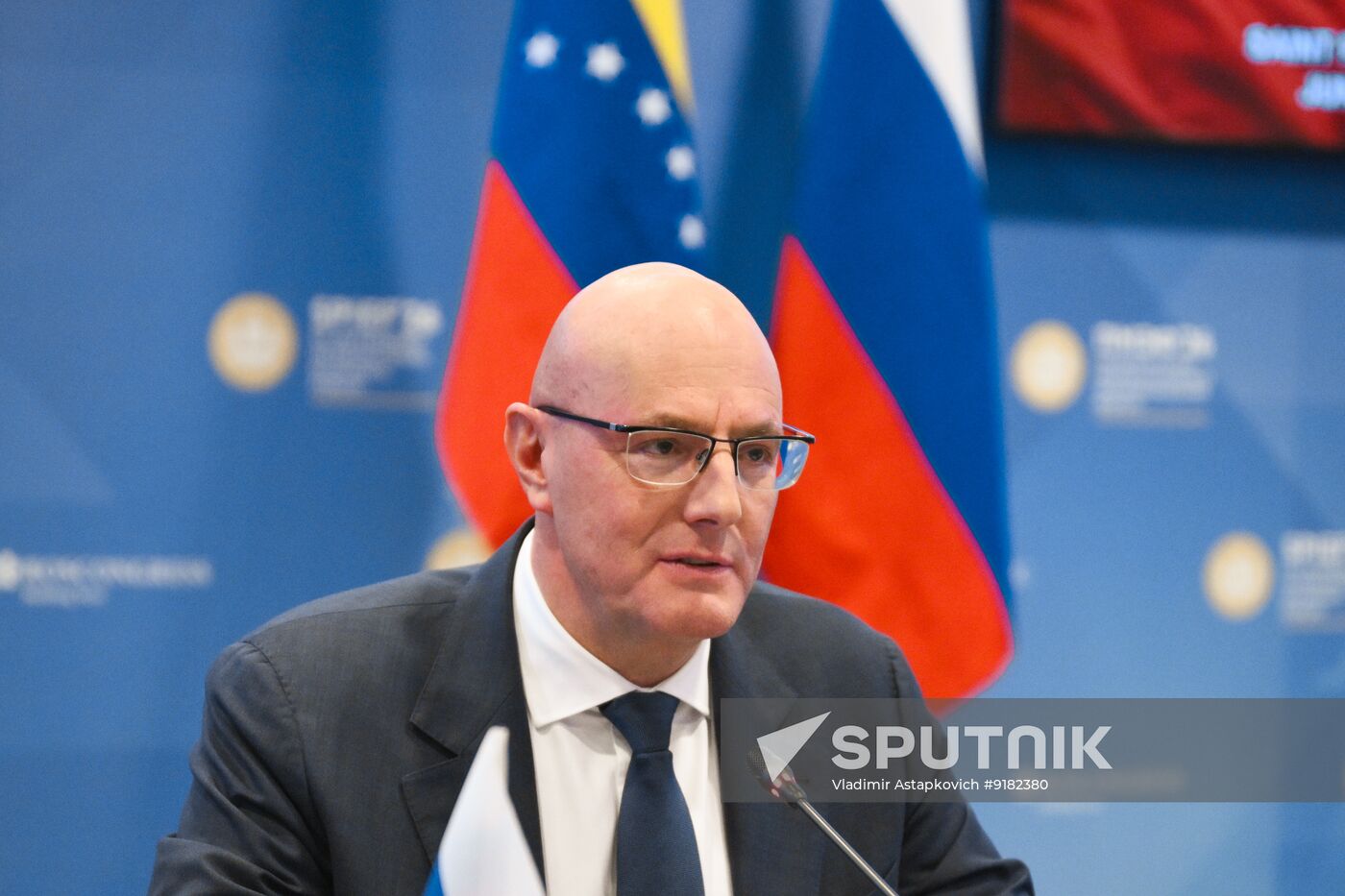 SPIEF-2026. Russian Deputy PM Chernyshenko meets Venezuelan Vice President for Planning Menendez