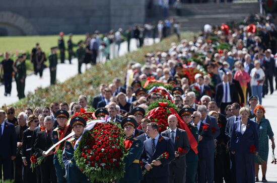 CIS WWII Memory and Sorrow Day