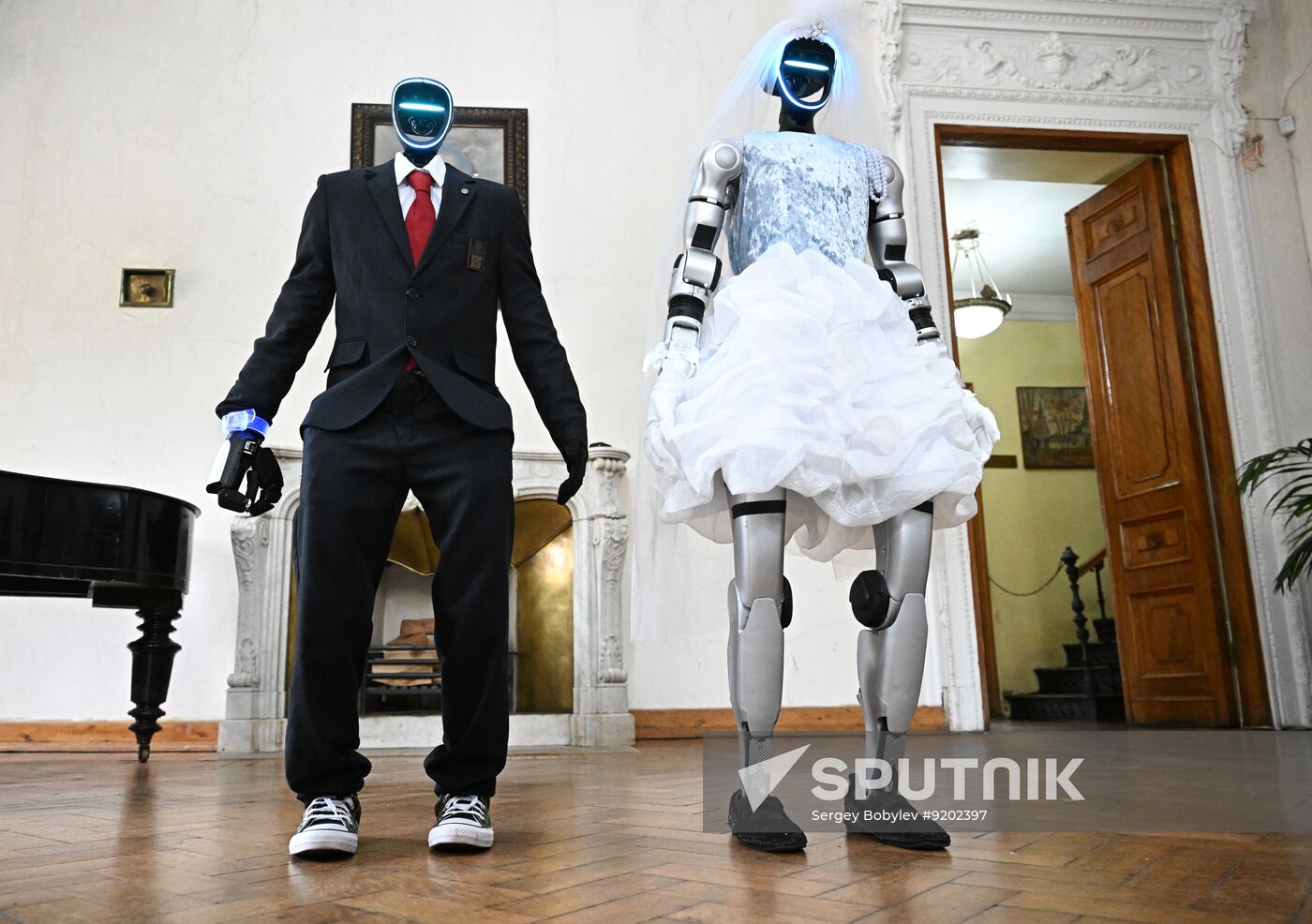 Russia Robot Wedding Ceremony