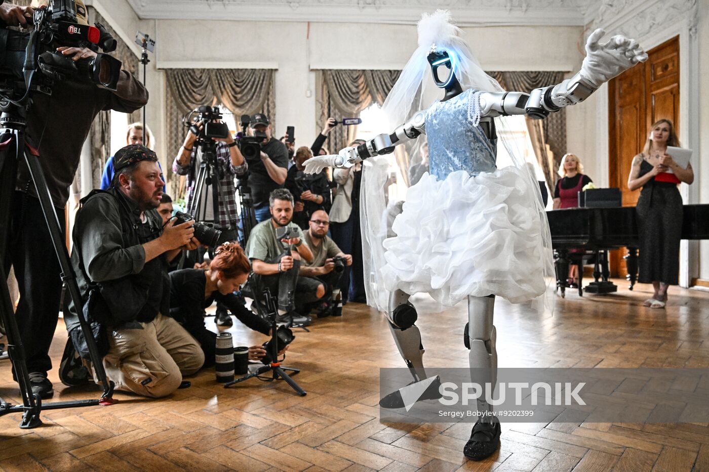 Russia Robot Wedding Ceremony