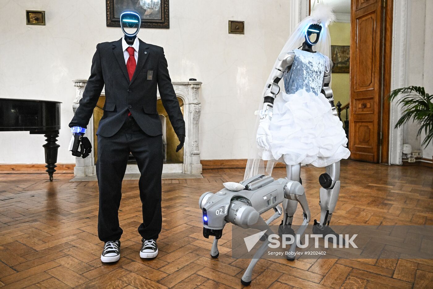 Russia Robot Wedding Ceremony