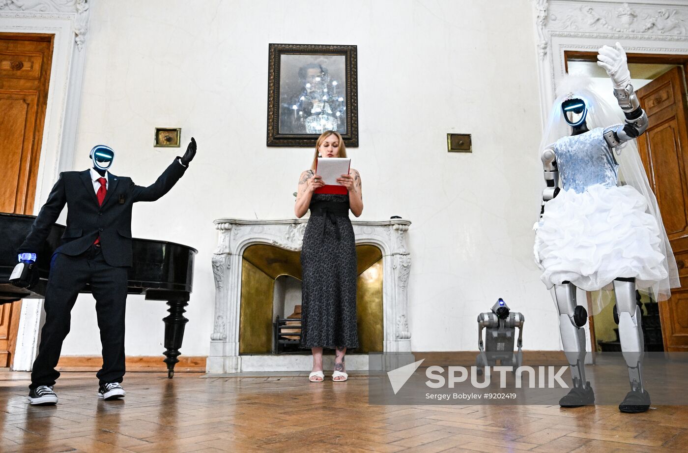 Russia Robot Wedding Ceremony