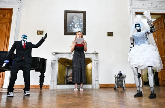 Russia Robot Wedding Ceremony