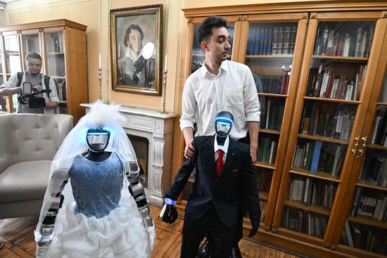 Russia Robot Wedding Ceremony