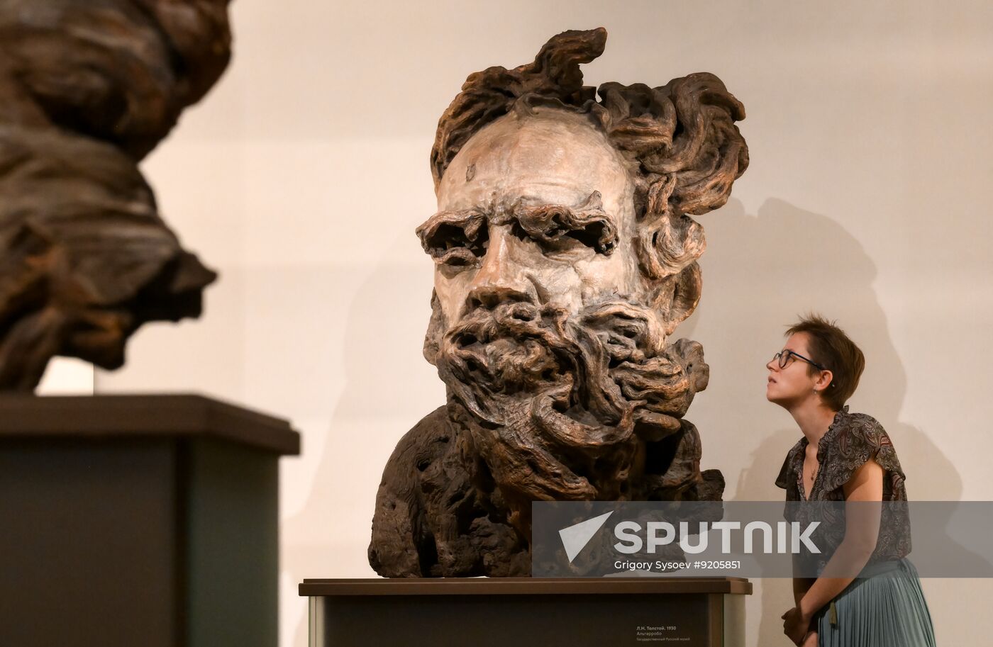 Russia Art Erzya Sculpture Exhibition