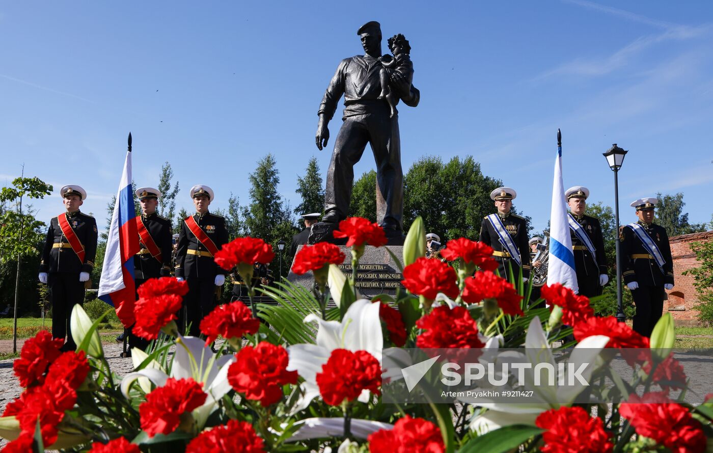 Russia Navy Day Monument